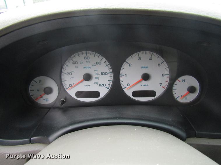 image for item DD7453 2003 Chrysler Town & Country van