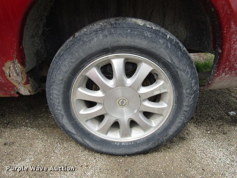 image for item DD7453 2003 Chrysler Town & Country van