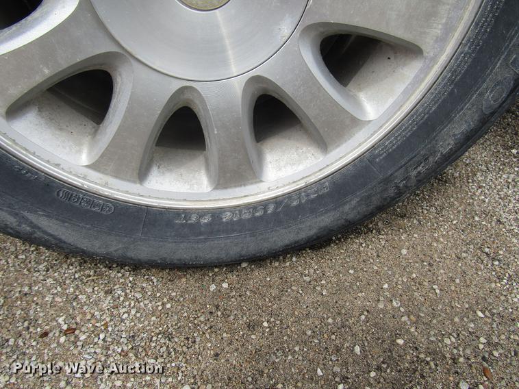 image for item DD7453 2003 Chrysler Town & Country van