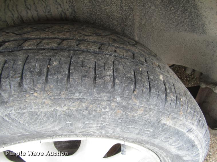 image for item DD7453 2003 Chrysler Town & Country van