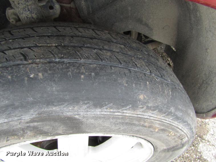 image for item DD7453 2003 Chrysler Town & Country van