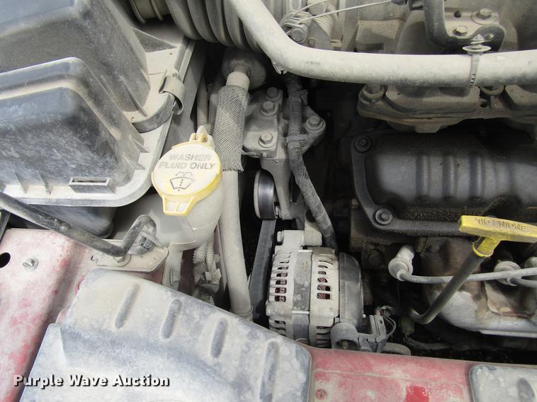 image for item DD7453 2003 Chrysler Town & Country van