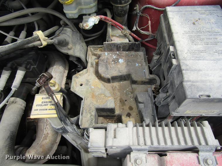 image for item DD7453 2003 Chrysler Town & Country van