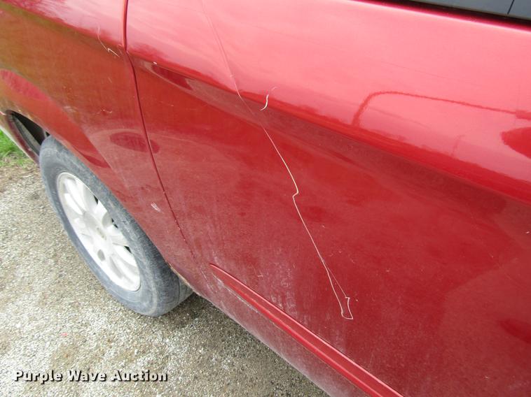 image for item DD7453 2003 Chrysler Town & Country van