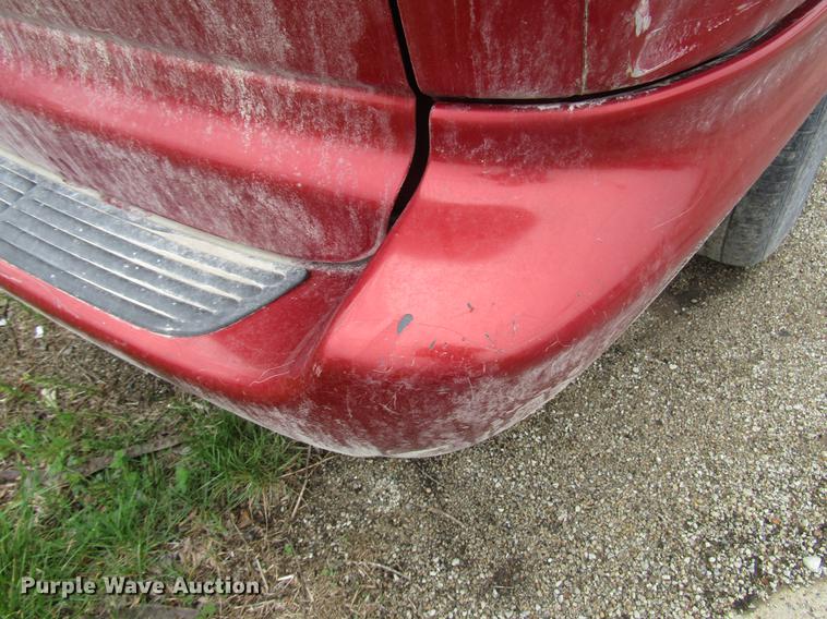 image for item DD7453 2003 Chrysler Town & Country van