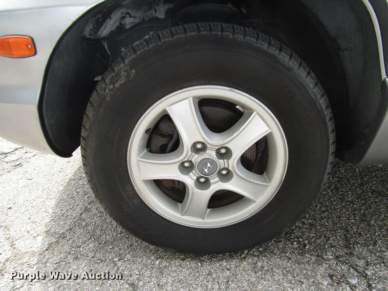 image for item DD7454 2001 Hyundai Santa Fe SUV
