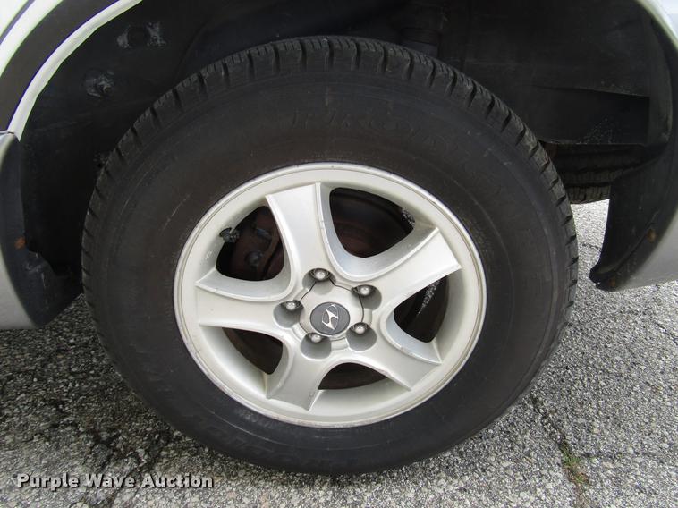 image for item DD7454 2001 Hyundai Santa Fe SUV