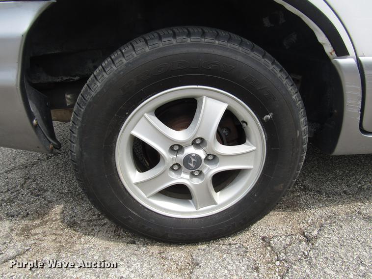 image for item DD7454 2001 Hyundai Santa Fe SUV