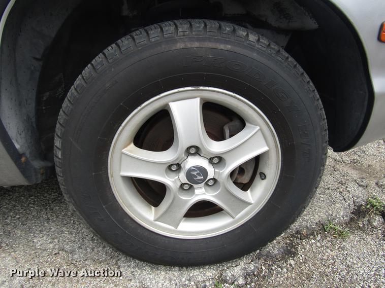 image for item DD7454 2001 Hyundai Santa Fe SUV