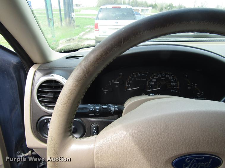 image for item DD7455 2003 Ford Expedition Eddie Bauer SUV