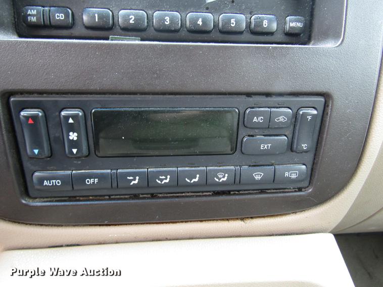 image for item DD7455 2003 Ford Expedition Eddie Bauer SUV