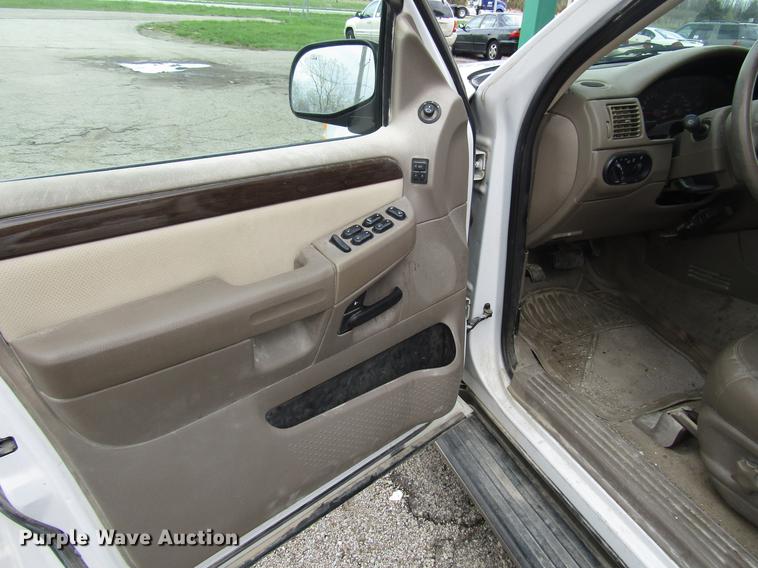 image for item DD7456 2003 Ford Explorer Eddie Bauer SUV