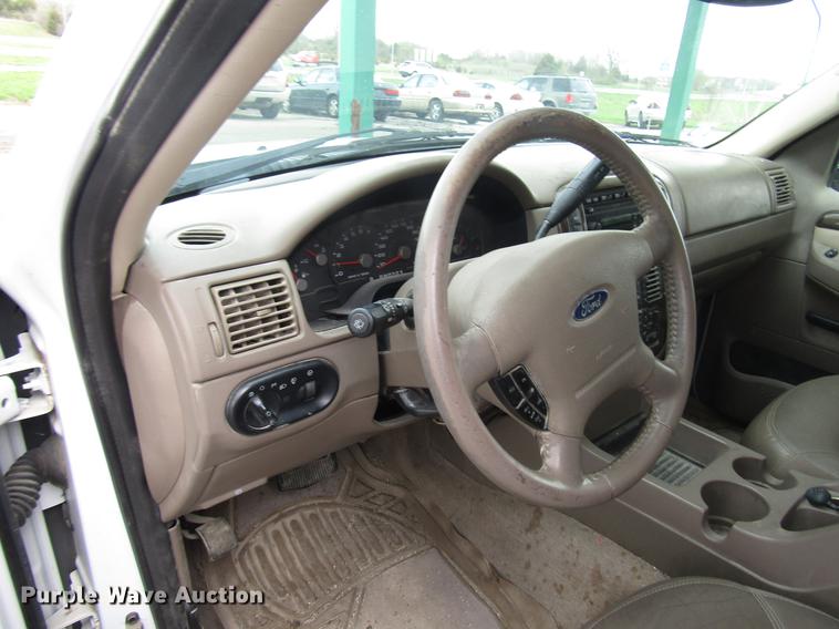 image for item DD7456 2003 Ford Explorer Eddie Bauer SUV