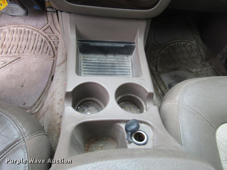 image for item DD7456 2003 Ford Explorer Eddie Bauer SUV