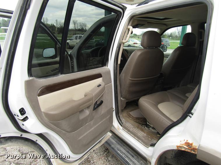 image for item DD7456 2003 Ford Explorer Eddie Bauer SUV