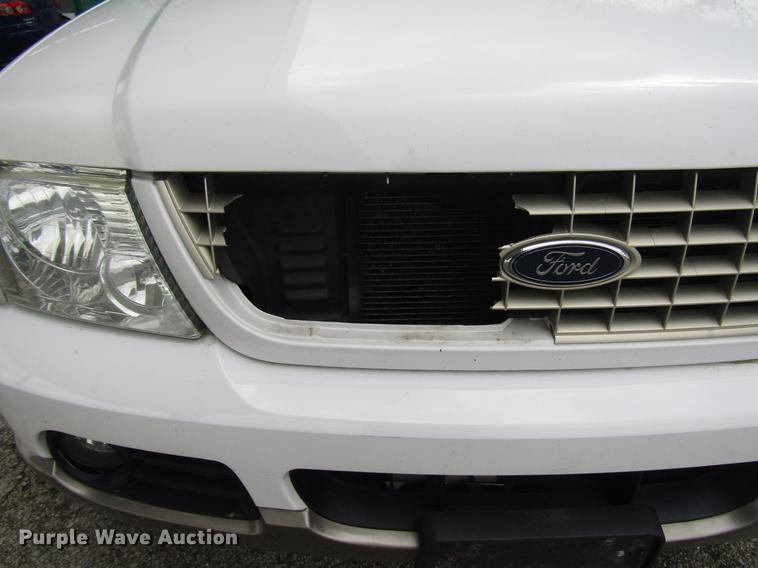 image for item DD7456 2003 Ford Explorer Eddie Bauer SUV