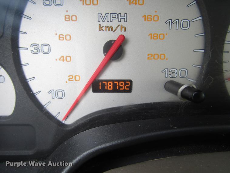 image for item DD7457 2003 Saturn L200