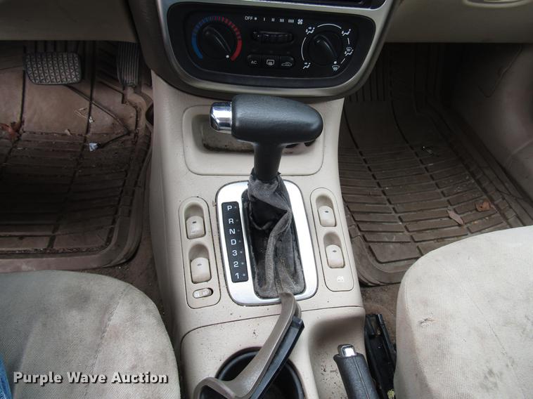 image for item DD7457 2003 Saturn L200