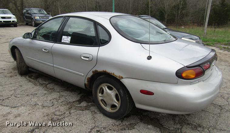 image for item DD7458 1997 Ford Taurus