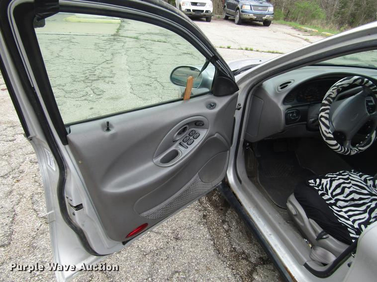 image for item DD7458 1997 Ford Taurus