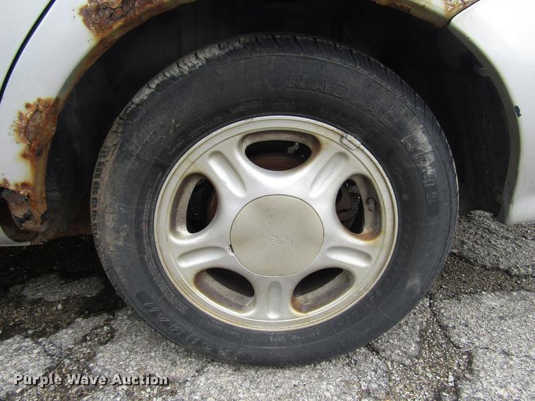 image for item DD7458 1997 Ford Taurus