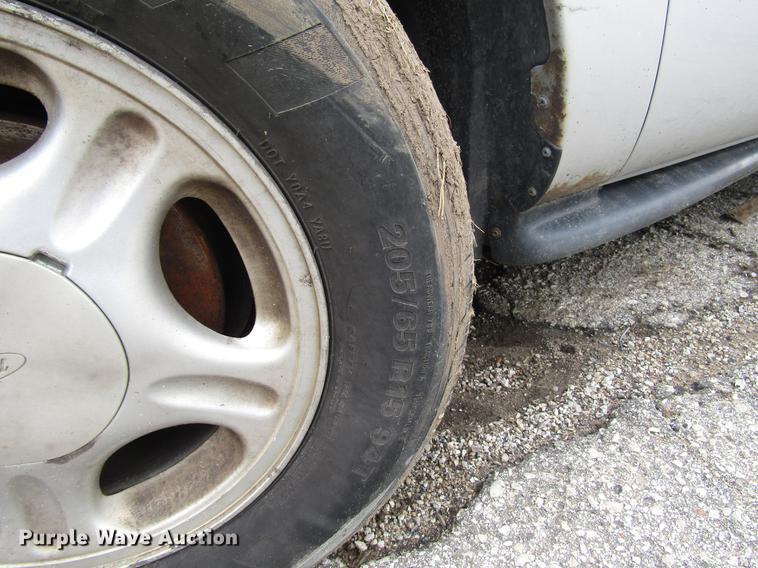 image for item DD7458 1997 Ford Taurus