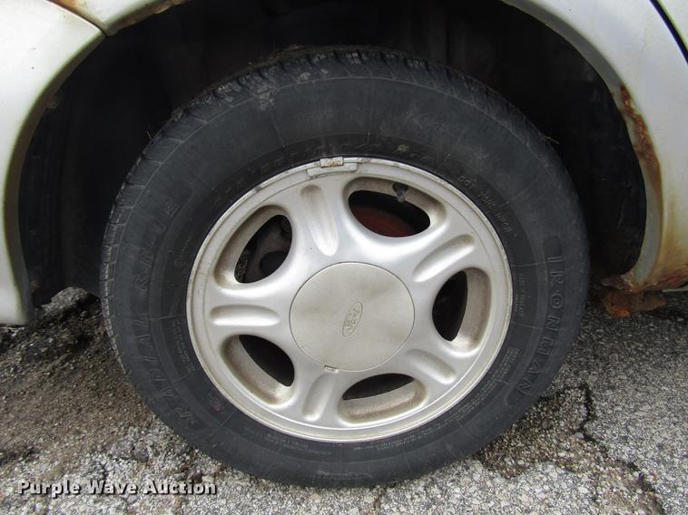 image for item DD7458 1997 Ford Taurus