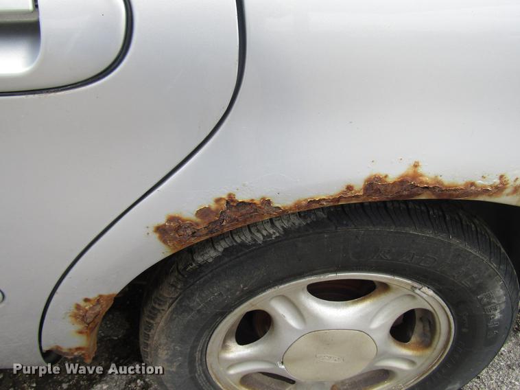 image for item DD7458 1997 Ford Taurus