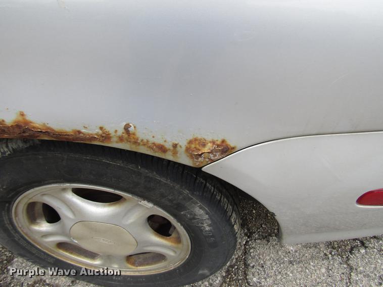 image for item DD7458 1997 Ford Taurus