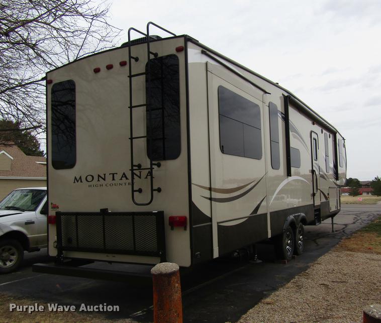 image for item DD8762 2017 Montana High Country HM379RD camper