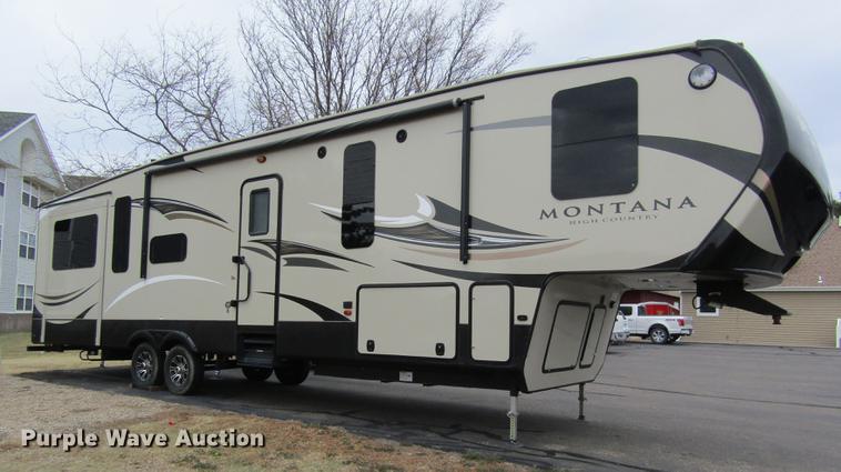 image for item DD8762 2017 Montana High Country HM379RD camper