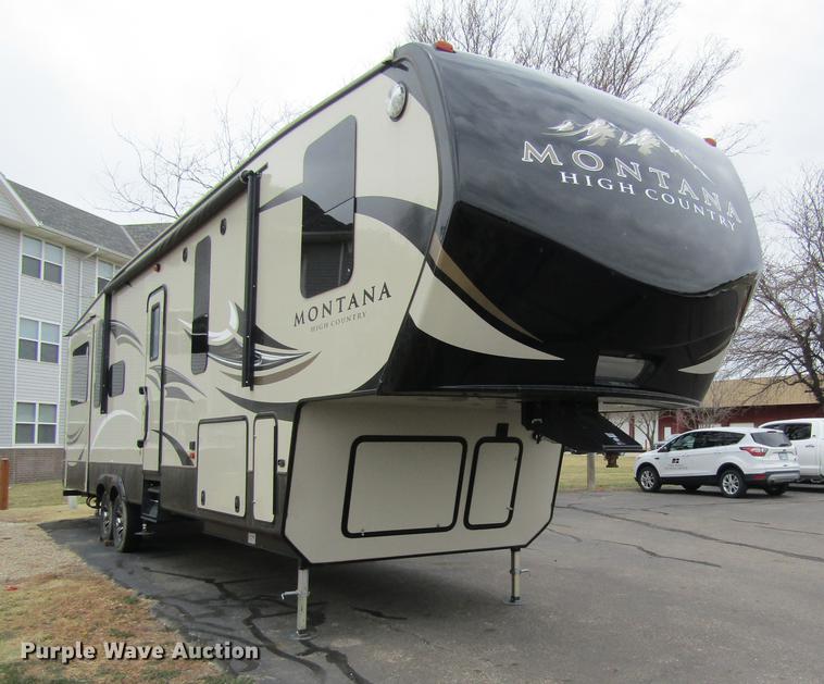 image for item DD8762 2017 Montana High Country HM379RD camper