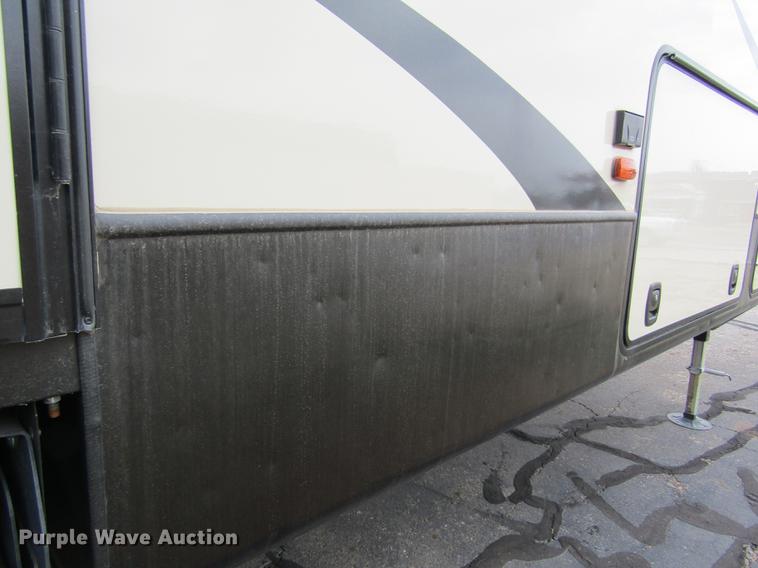 image for item DD8762 2017 Montana High Country HM379RD camper