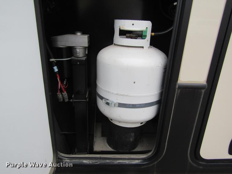 image for item DD8762 2017 Montana High Country HM379RD camper