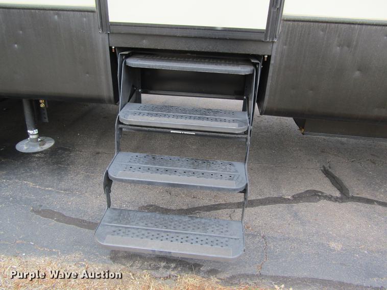 image for item DD8762 2017 Montana High Country HM379RD camper