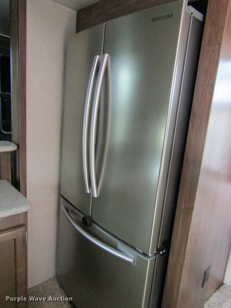 image for item DD8762 2017 Montana High Country HM379RD camper