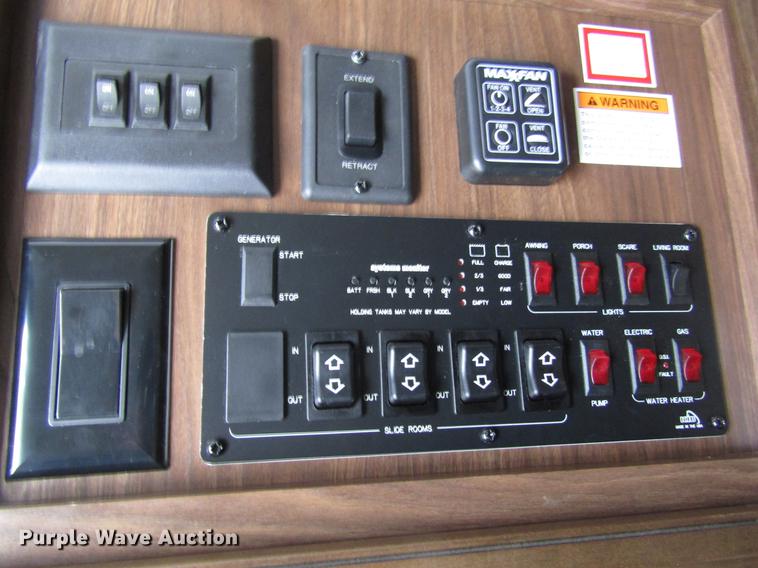 image for item DD8762 2017 Montana High Country HM379RD camper