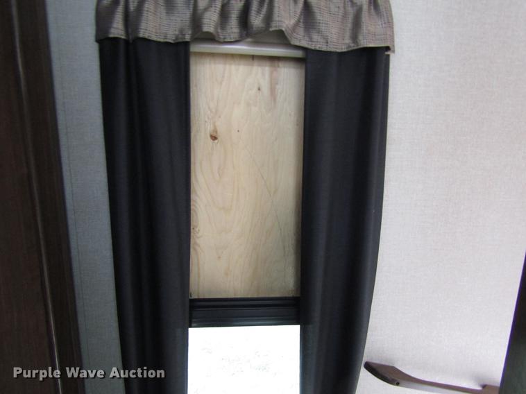 image for item DD8762 2017 Montana High Country HM379RD camper