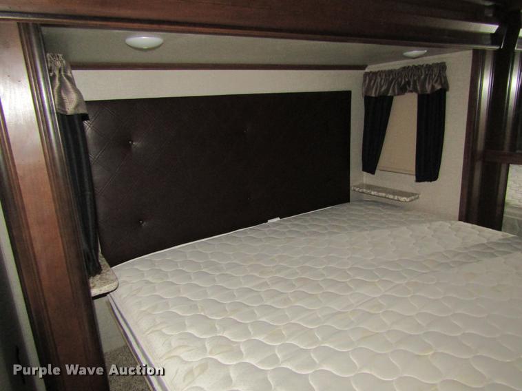 image for item DD8762 2017 Montana High Country HM379RD camper