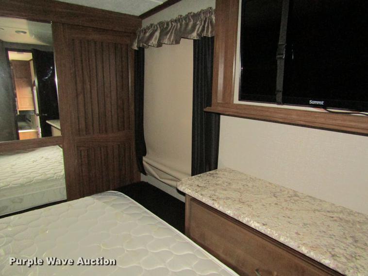 image for item DD8762 2017 Montana High Country HM379RD camper