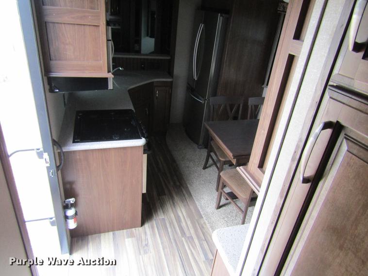 image for item DD8762 2017 Montana High Country HM379RD camper