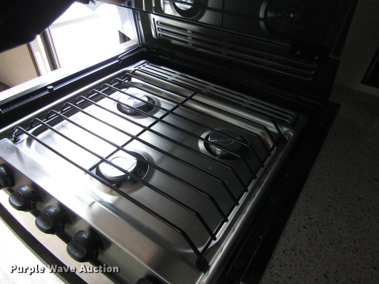 image for item DD8762 2017 Montana High Country HM379RD camper