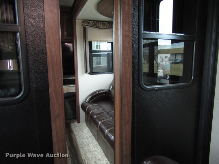 image for item DD8762 2017 Montana High Country HM379RD camper