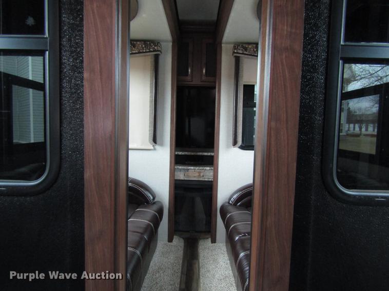 image for item DD8762 2017 Montana High Country HM379RD camper