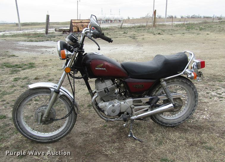 image for item DD8763 1982 Honda CM250 motorcycle