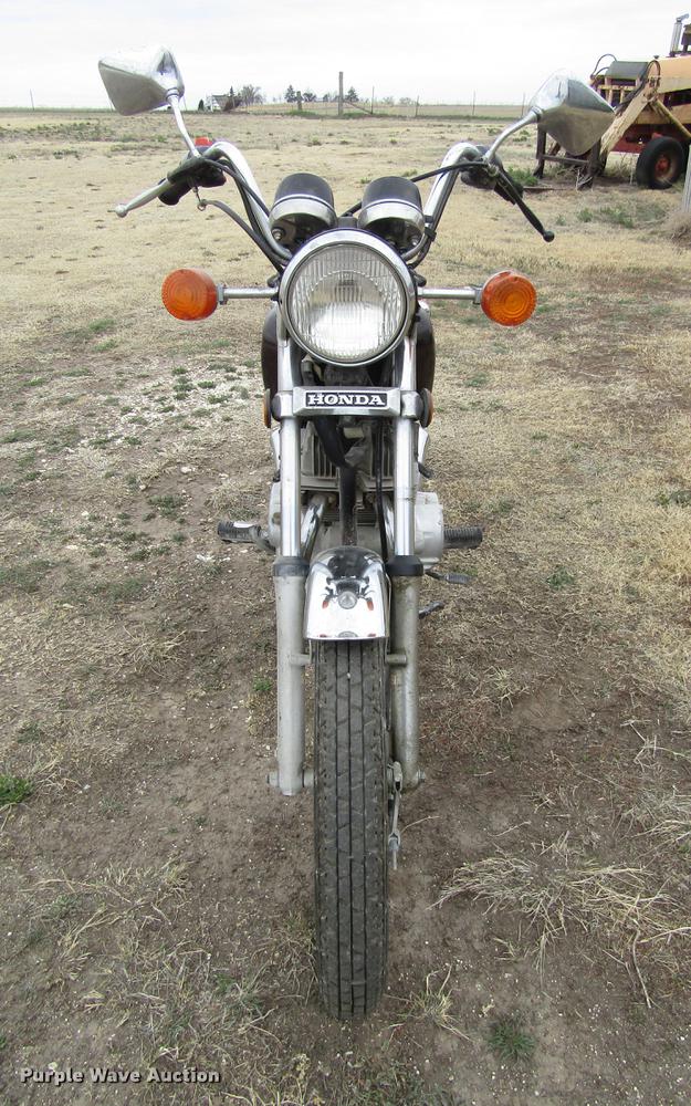 image for item DD8763 1982 Honda CM250 motorcycle