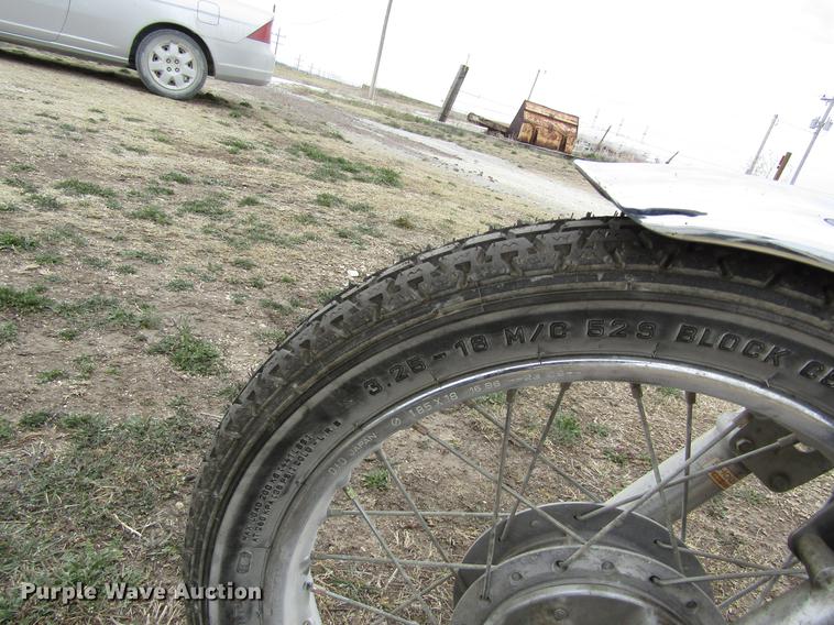 image for item DD8763 1982 Honda CM250 motorcycle