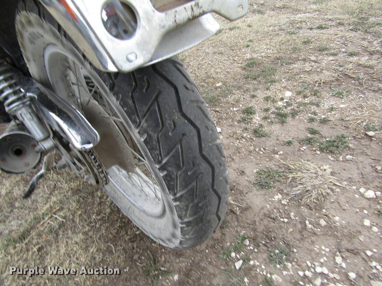 image for item DD8763 1982 Honda CM250 motorcycle