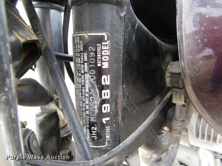 image for item DD8763 1982 Honda CM250 motorcycle