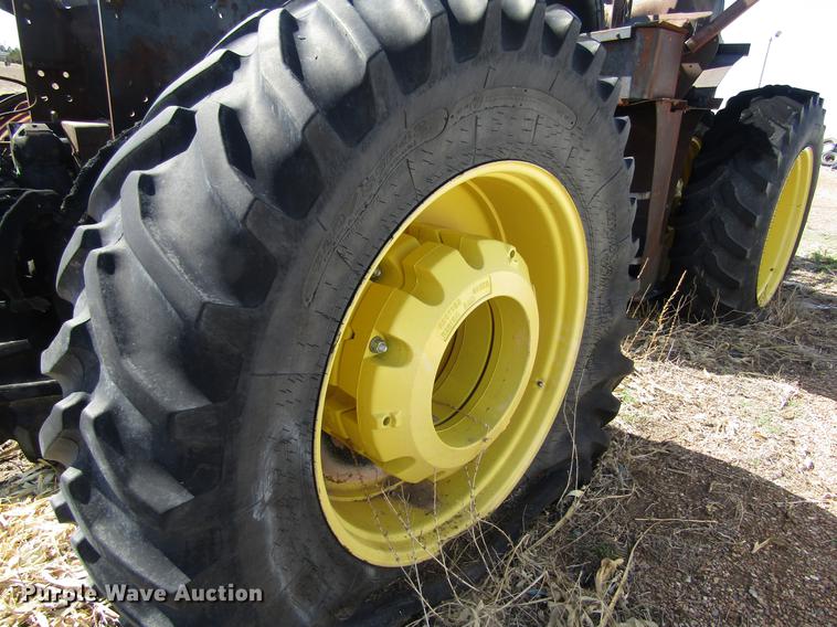 image for item DD8767 2011 John Deere 9230 tractor